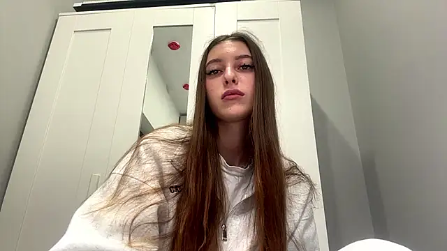 selena favn online show from March 4, 3:12 am