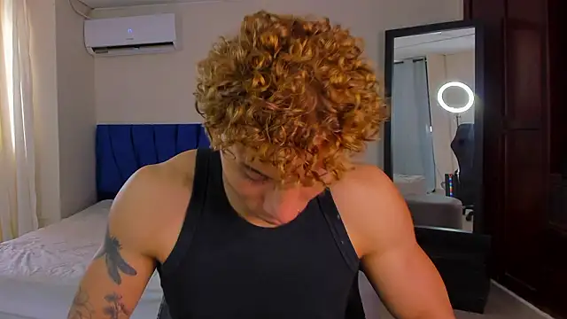 Snapshot of adam_smiith1 chatting on March 2, 1:40 pm adam smiith1 online show from March 2, 1:40 pm