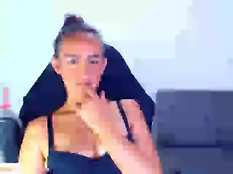 Snapshot of dreamgirlxxx1 chatting on March 3, 6:14 pm dreamgirlxxx1 online show from March 3, 6:14 pm