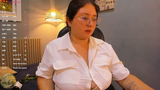 Snapshot of sienna_cavalli chatting on March 1, 12:40 pm sienna cavalli online show from March 1, 12:40 pm