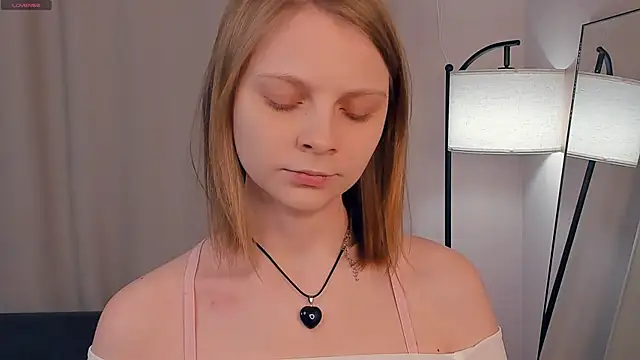 Snapshot of AmmieObarr chatting on March 2, 9:16 am AmmieObarr online show from March 2, 9:16 am