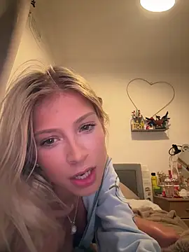 Snapshot of maisco19 chatting on February 25, 11:14 pm maisco19 online show from February 25, 11:14 pm