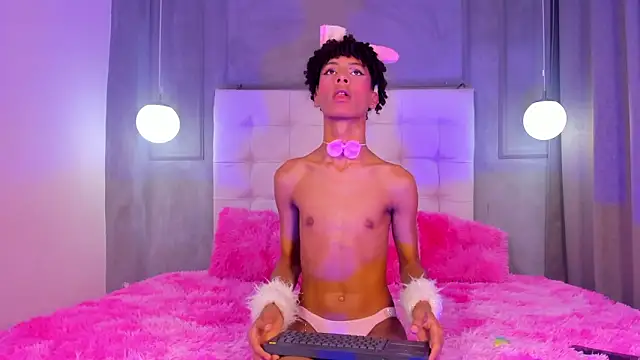 Snapshot of im_sky_ chatting on February 25, 4:22 am im sky online show from February 25, 4:22 am