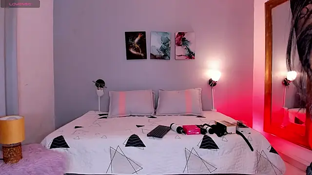 KimTaylorW online show from April 17, 2:47 am