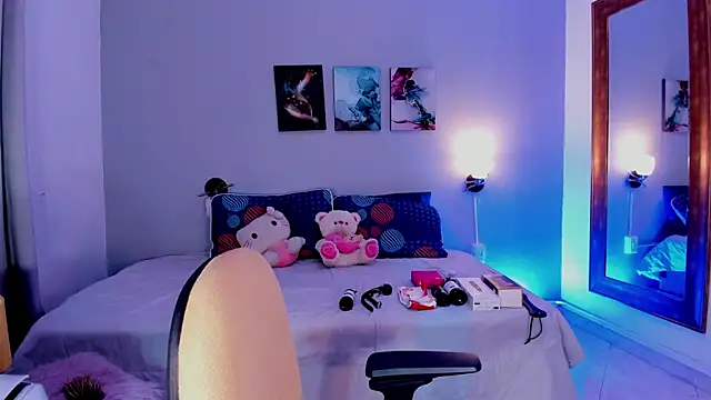 KimTaylorW online show from July 8, 2:38 am
