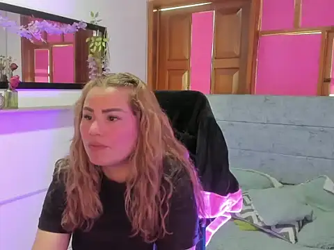 Julieta star  online show from March 14, 6:24 pm