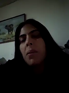 Snapshot of Perla_bella chatting on February 28, 12:44 am Perla bella online show from February 28, 12:44 am