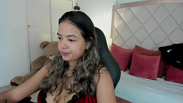 dulce lyraa1 online show from March 6, 4:20 am