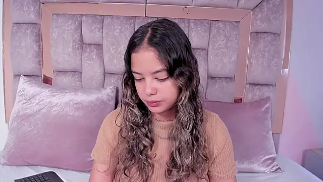 dulce lyraa1 online show from April 5, 8:17 pm