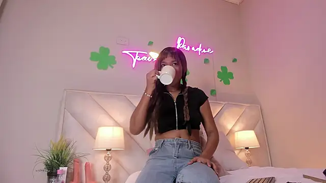 sheila x online show from March 15, 11:27 am