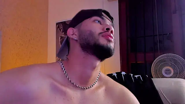 Vincentblack online show from April 12, 4:17 am