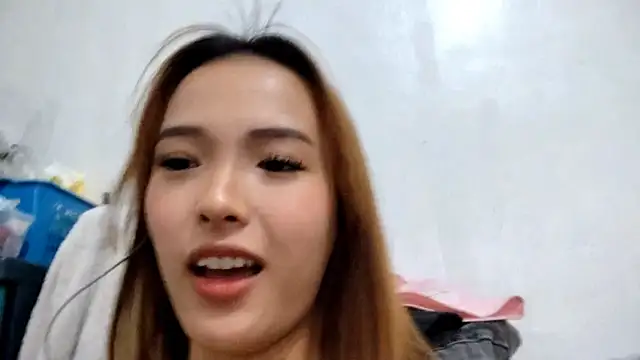 EllieCoconut001 online show from March 14, 6:41 am