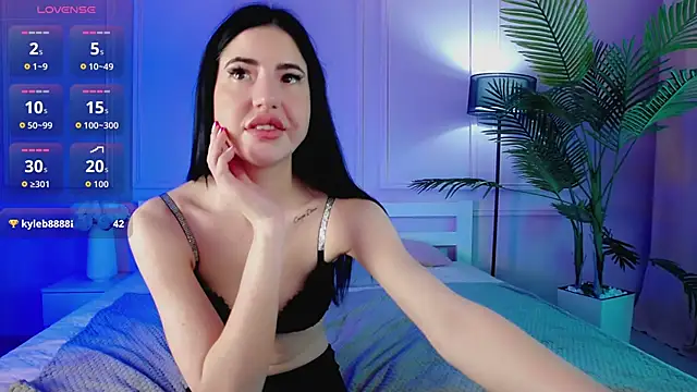 EmilyRamsey online show from April 16, 9:39 pm