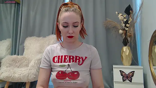 Snapshot of EmberLuna_ chatting on March 2, 6:58 am EmberLuna online show from March 2, 6:58 am