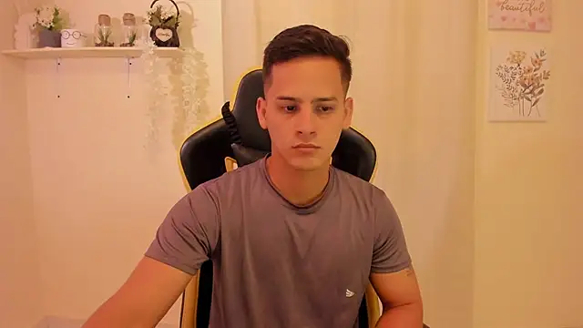 sexy andres01 online show from March 12, 1:28 pm