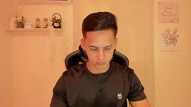 sexy andres01 online show from March 15, 2:45 pm