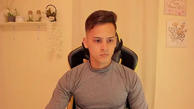 sexy andres01 online show from April 16, 10:56 pm