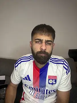 Snapshot of Shayan_021_Private chatting on June 11, 11:03 pm Shayan 021 Private online show from June 11, 11:03 pm