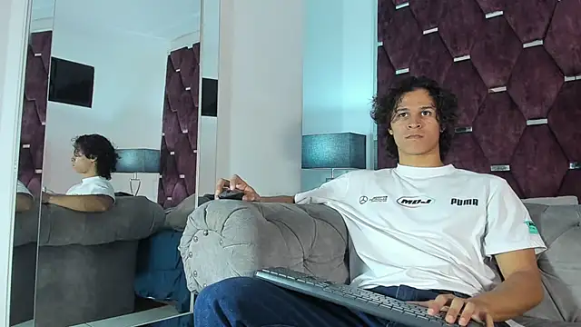 TonyBenedetti online show from April 7, 8:20 pm