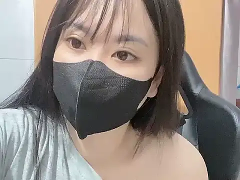 Snapshot of Sunny2868 chatting on February 25, 3:05 am Sunny2868 online show from February 25, 3:05 am