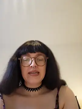 Mommynatrix online show from April 6, 5:03 pm