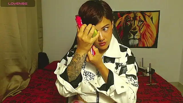 Divinejewel69 online show from March 29, 8:58 am