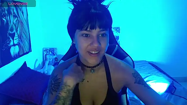 Snapshot of Divinejewel69 chatting on July 8, 9:25 am Divinejewel69 online show from July 8, 9:25 am