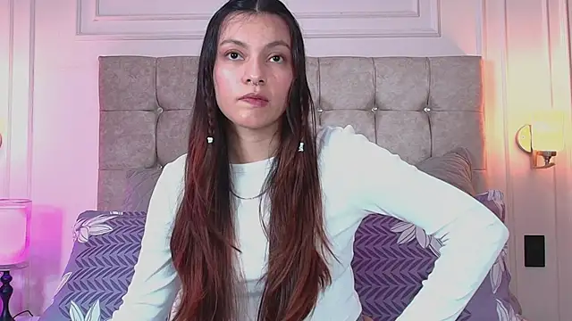 gabyevans4 online show from April 15, 12:23 pm