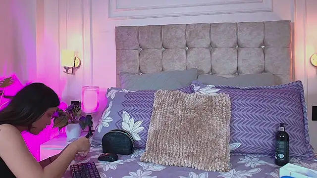 gabyevans4 online show from April 17, 12:08 pm