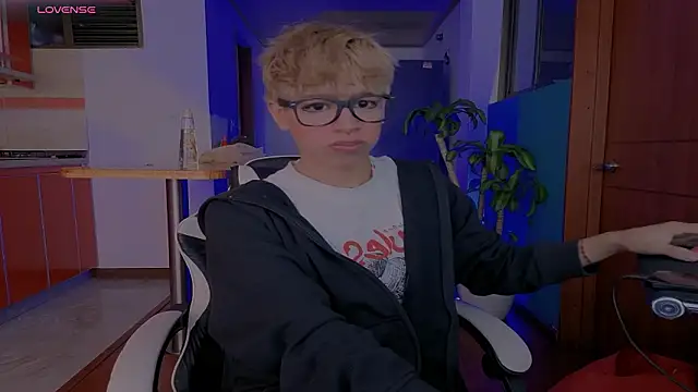 Ryan sweet online show from February 25, 1:43 pm