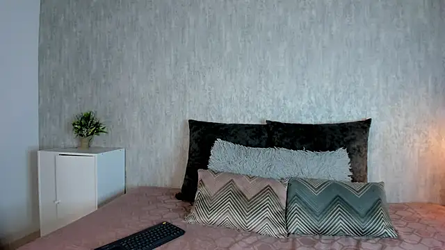 Lore evans online show from March 24, 12:26 am