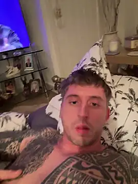 Snapshot of freddie321 chatting on February 24, 9:13 pm freddie321 online show from February 24, 9:13 pm