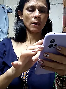 yuliitza4 online show from March 18, 1:25 pm