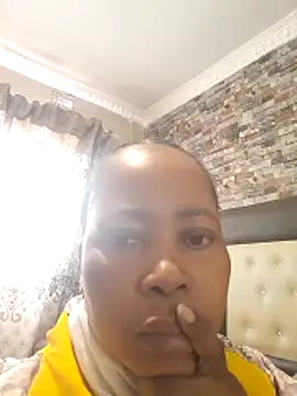 Snapshot of Mntomuhlee chatting on March 2, 11:50 am Mntomuhlee online show from March 2, 11:50 am