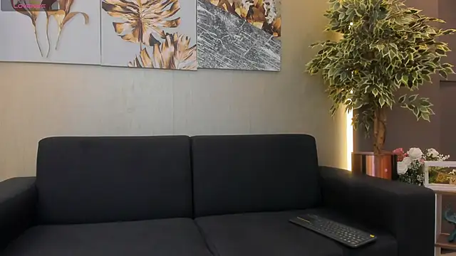 ValentinaaMilan online show from March 30, 5:08 am