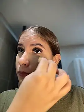 MiluRossee online show from April 15, 6:20 am