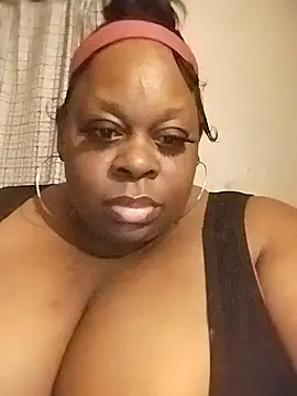 Pinkchocolatebbw online show from March 17, 3:22 am