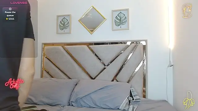 oliver   saint online show from March 29, 11:49 pm