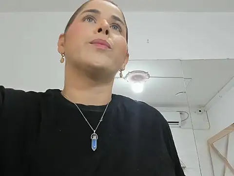 Snapshot of Nikol_Lopez_ chatting on February 28, 3:29 am Nikol Lopez online show from February 28, 3:29 am