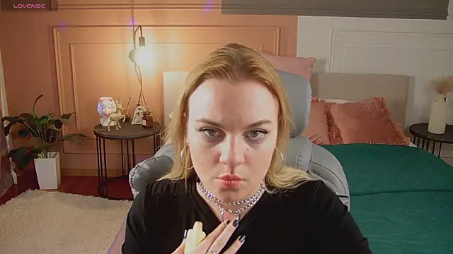 Glow Margo online show from April 6, 12:52 am