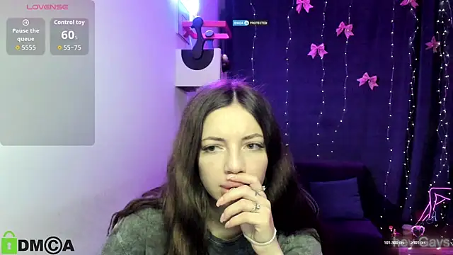 Snapshot of AlisMoonly chatting on February 26, 7:51 am AlisMoonly online show from February 26, 7:51 am