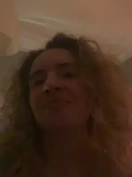 curlyirishgirl online show from February 25, 10:08 pm