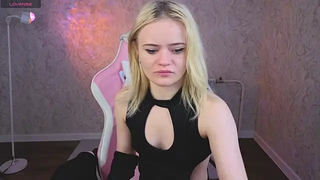 Tessa Ashe online show from April 21, 1:42 am