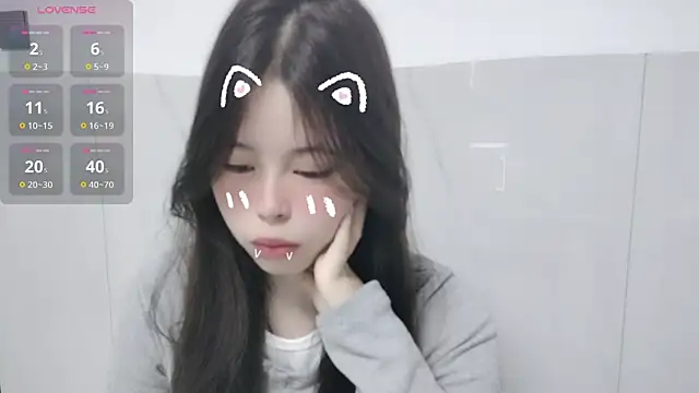 Snapshot of F-Yihao chatting on March 3, 5:02 am F-Yihao online show from March 3, 5:02 am