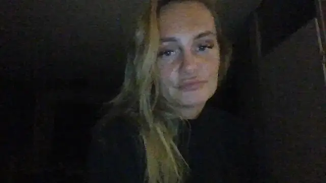 Snapshot of Lisanne30 chatting on February 26, 8:52 pm Lisanne30 online show from February 26, 8:52 pm