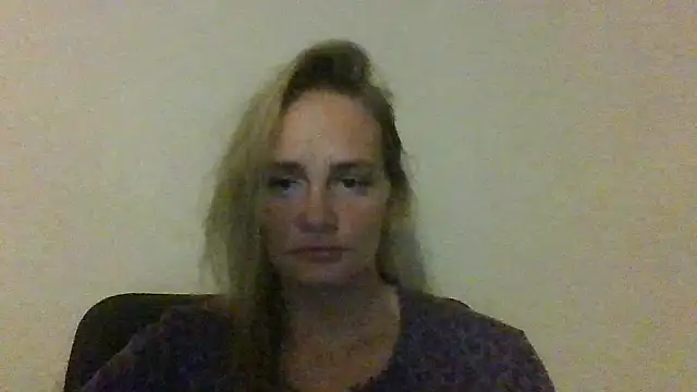 Snapshot of Lisanne30 chatting on March 1, 8:33 pm Lisanne30 online show from March 1, 8:33 pm