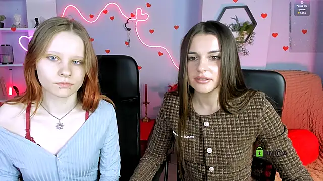 cassandra nik online show from March 31, 6:03 am