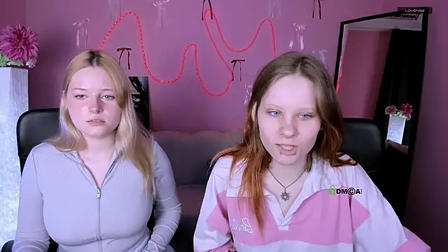 cassandra nik online show from April 13, 12:43 pm