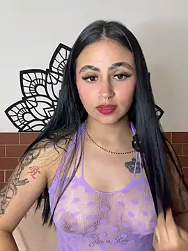 Snapshot of Emily_cute777 chatting on February 26, 5:17 am Emily cute777 online show from February 26, 5:17 am