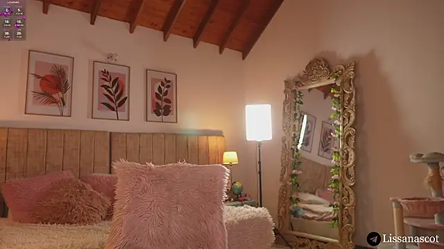 Lissanascott online show from April 15, 8:20 pm